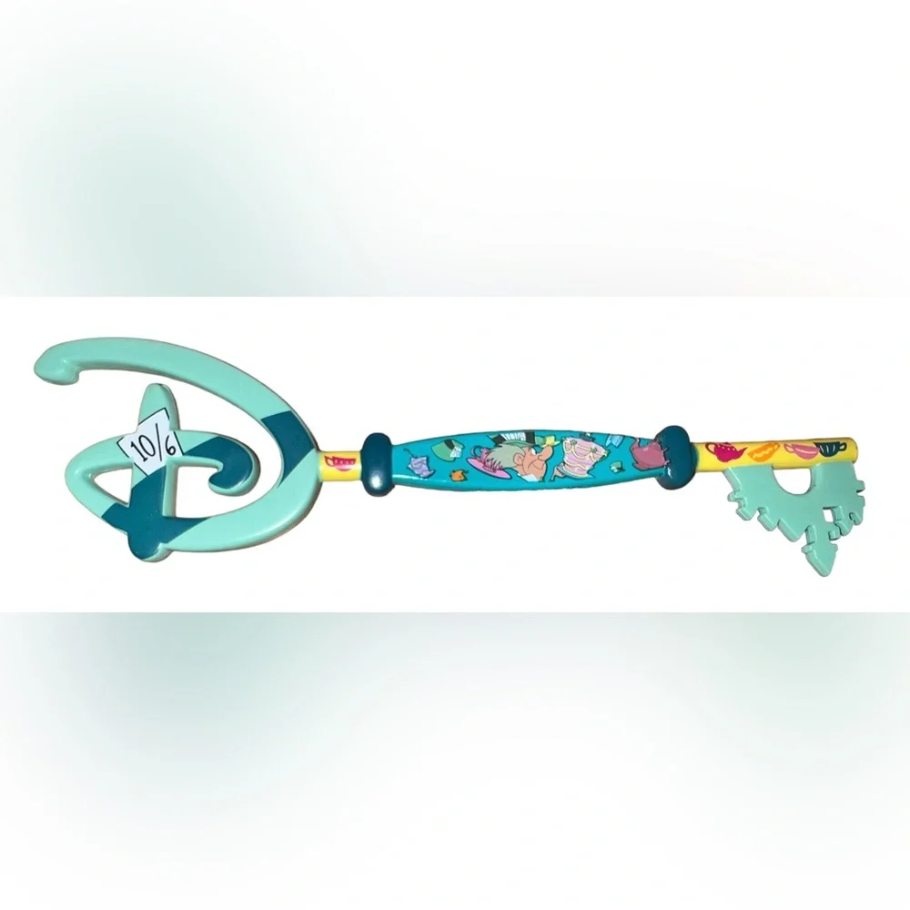 NEW- Mad Hatter Disney Key Alice In Wonderland Series - Picture 2 of 2
